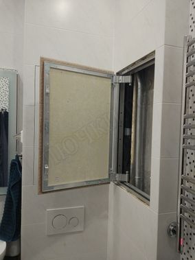 Люк под плитку Секрет 3.0 450*700 Люк под плитку Секрет 3.0 450*700