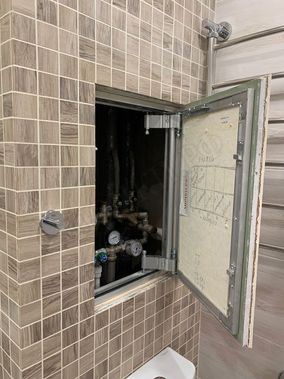 Люк под плитку Секрет 3.0 450*700 Люк под плитку Секрет 3.0 450*700