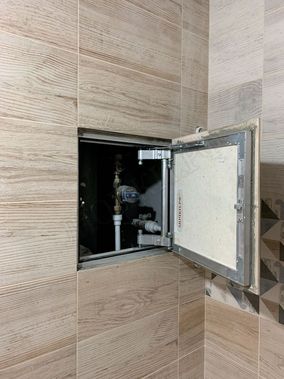 Люк под плитку Секрет 3.0 450*700 Люк под плитку Секрет 3.0 450*700