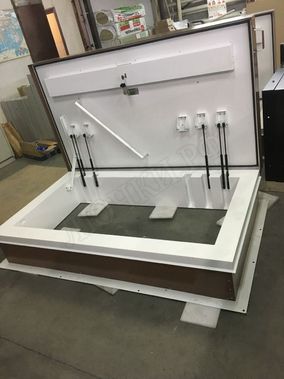 Люк для выхода на кровлю Оптимус Люк для выхода на кровлю Оптимус